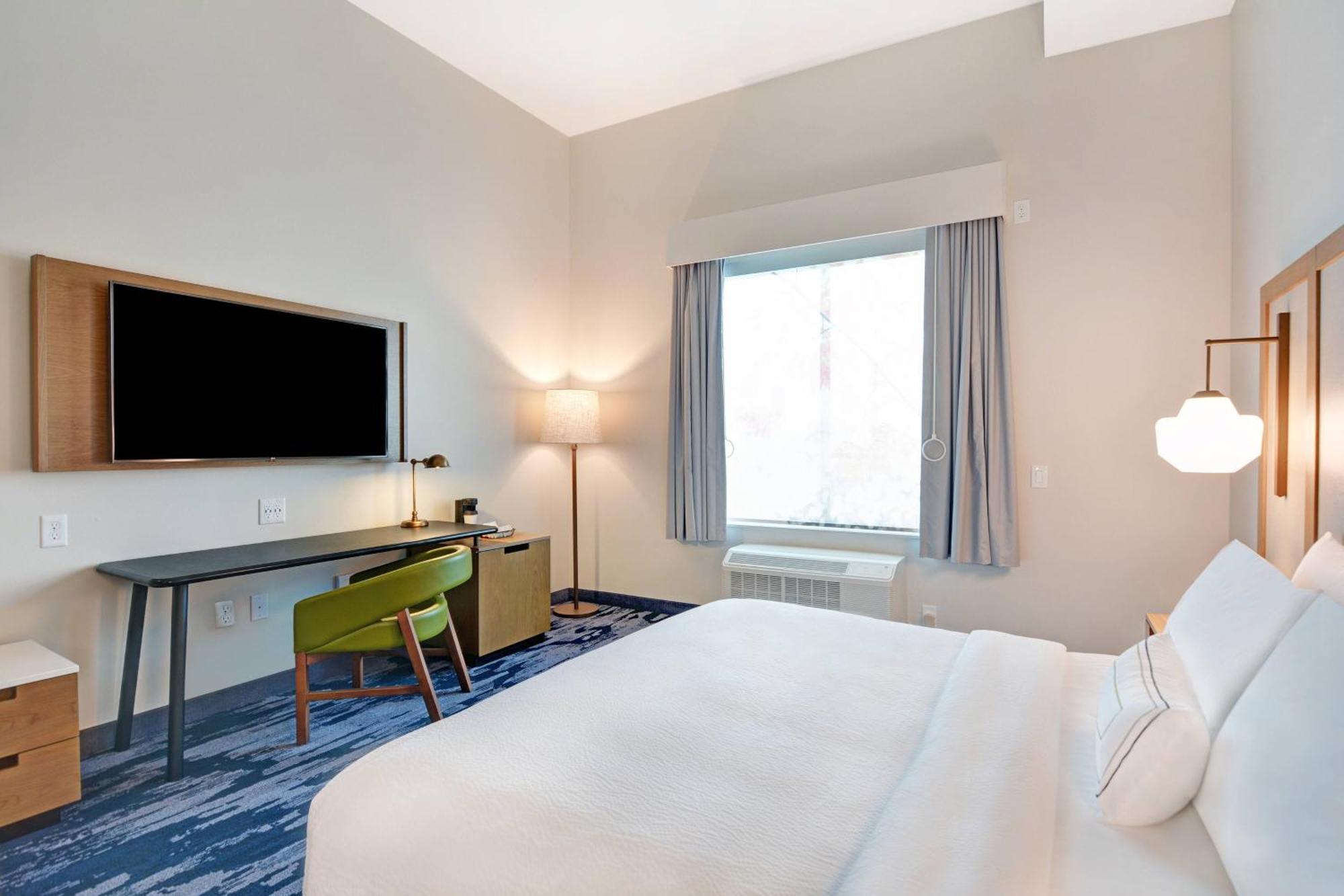 Fairfield & By Marriott Houston Nasa/webster Webster